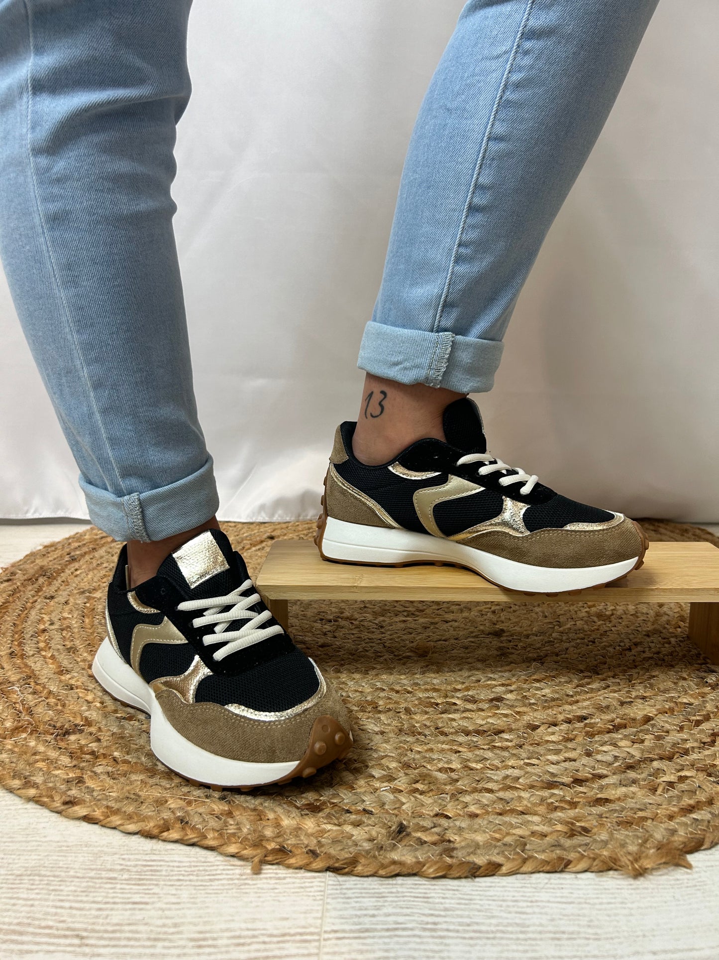 Baskets bicolores noir et beige