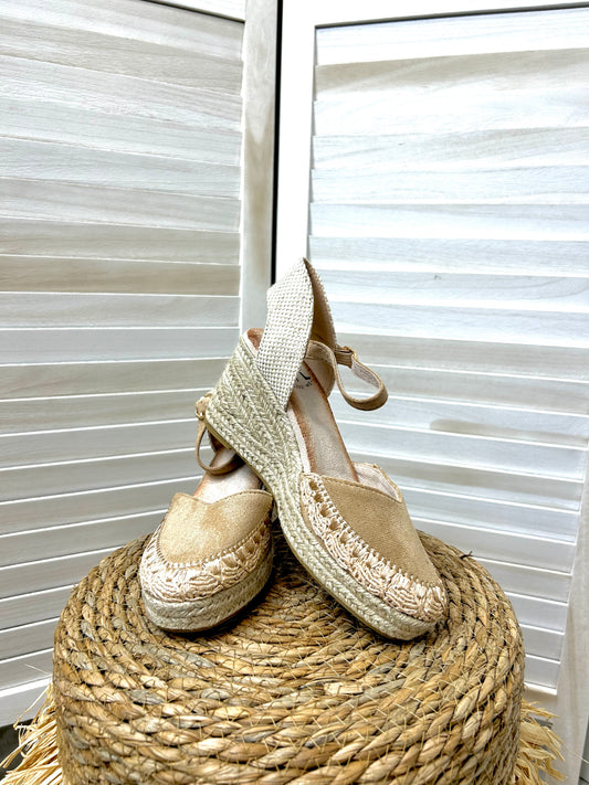 Compensées style espadrilles en toile beige foncé