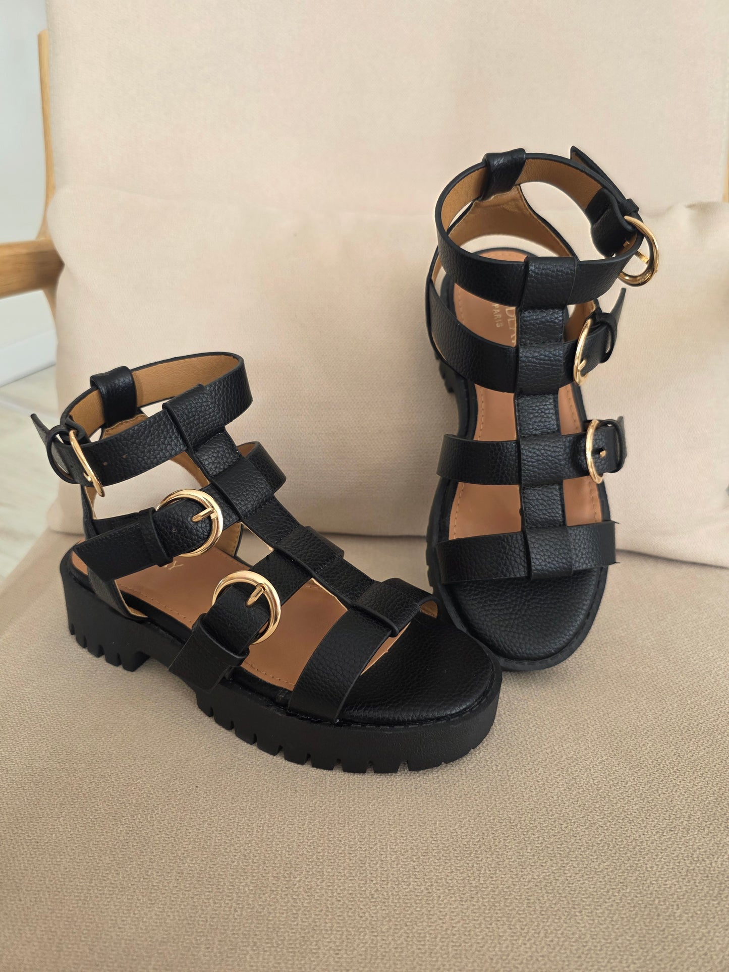 Sandales  à brides