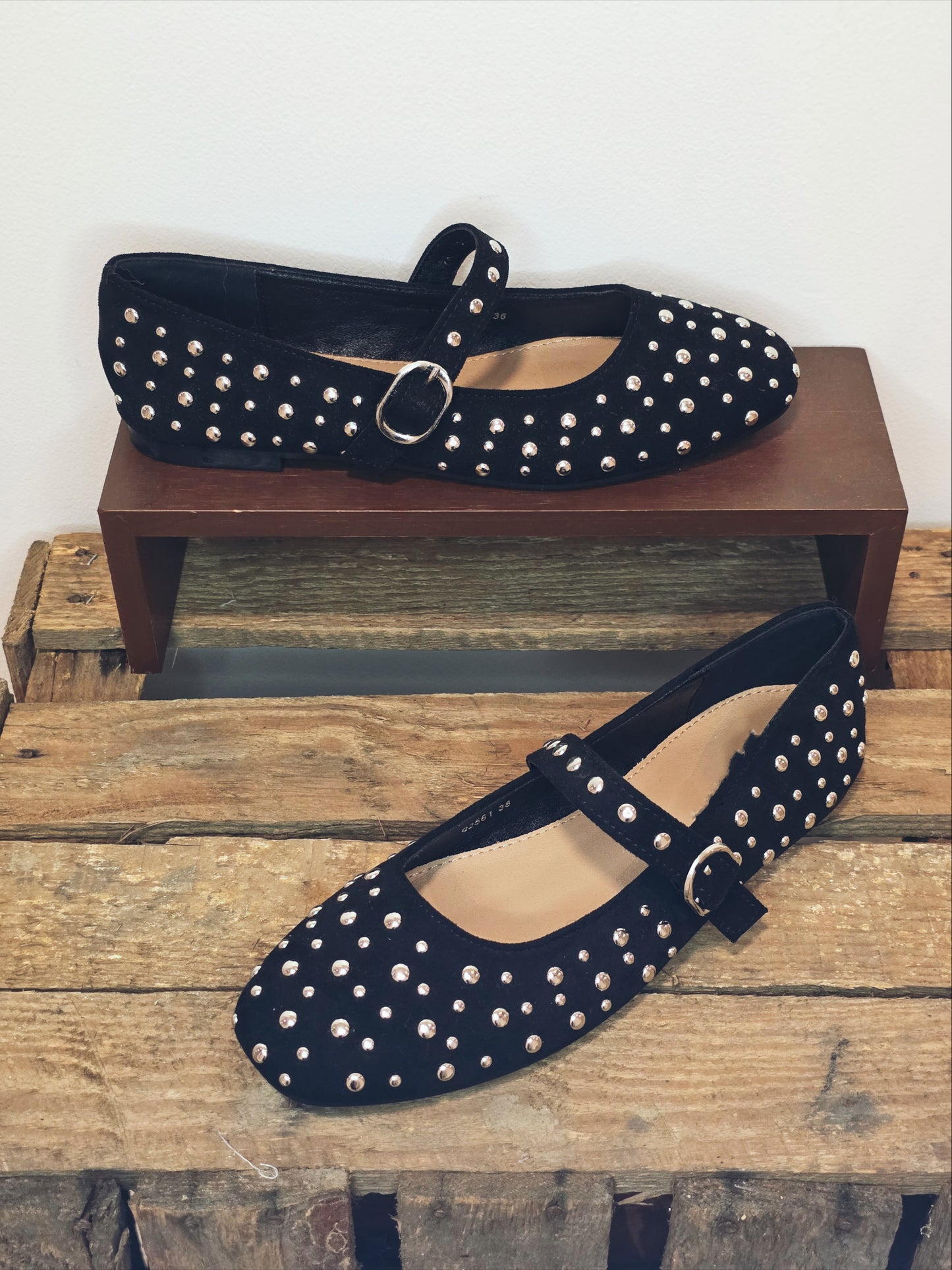 Ballerines noir avec détail argenté