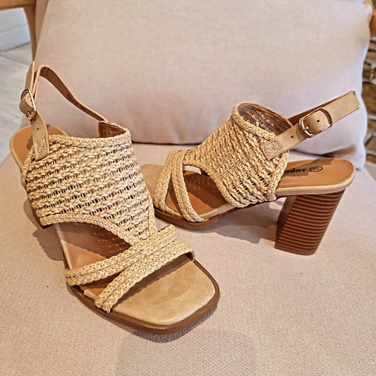 Sandales à talons tressées beiges